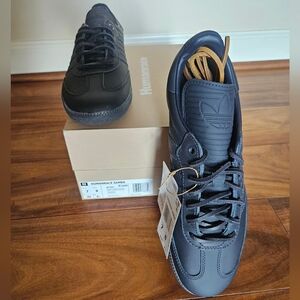 🔥NWT Unisex Humanrace Sneakers